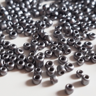 Rokajl metalický, 2mm, šedá, 50g