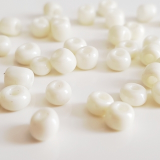 Rokajl perleťový, 4mm, béžová, 50g