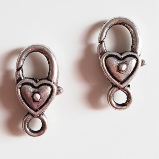 Zapínání karabinka se srdcem, platina, 9x17mm, 1ks