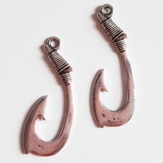 Přívěsek 13x37mm, háček, 1ks