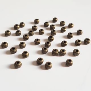 Kovový korálek, 3mm, staromosaz, 10ks